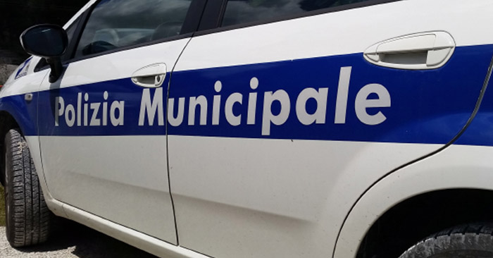 Avellino. Abusi edilizi in zona residenziale, sequestra una piscina